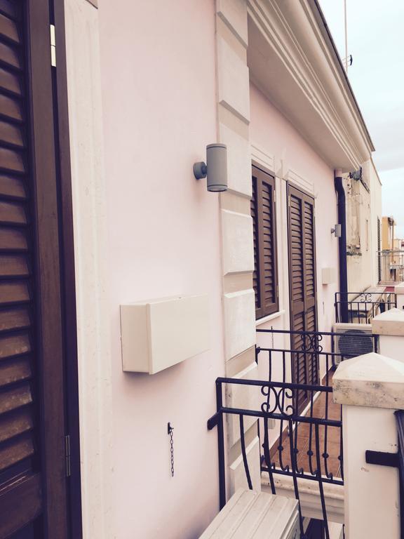 Palazzo Eliss Bed & Breakfast Маргерита ди Савоя Стая снимка