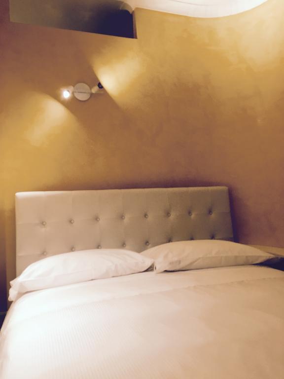 Palazzo Eliss Bed & Breakfast Маргерита ди Савоя Стая снимка