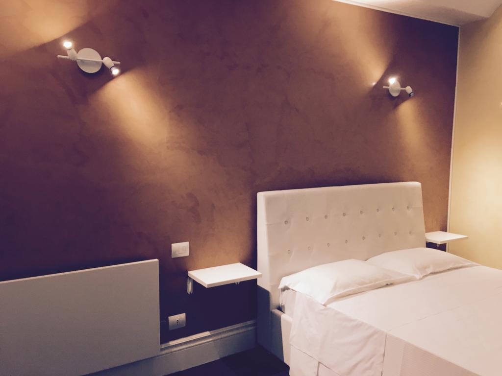 Palazzo Eliss Bed & Breakfast Маргерита ди Савоя Стая снимка