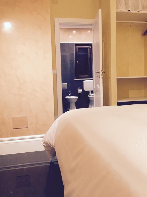 Palazzo Eliss Bed & Breakfast Маргерита ди Савоя Стая снимка